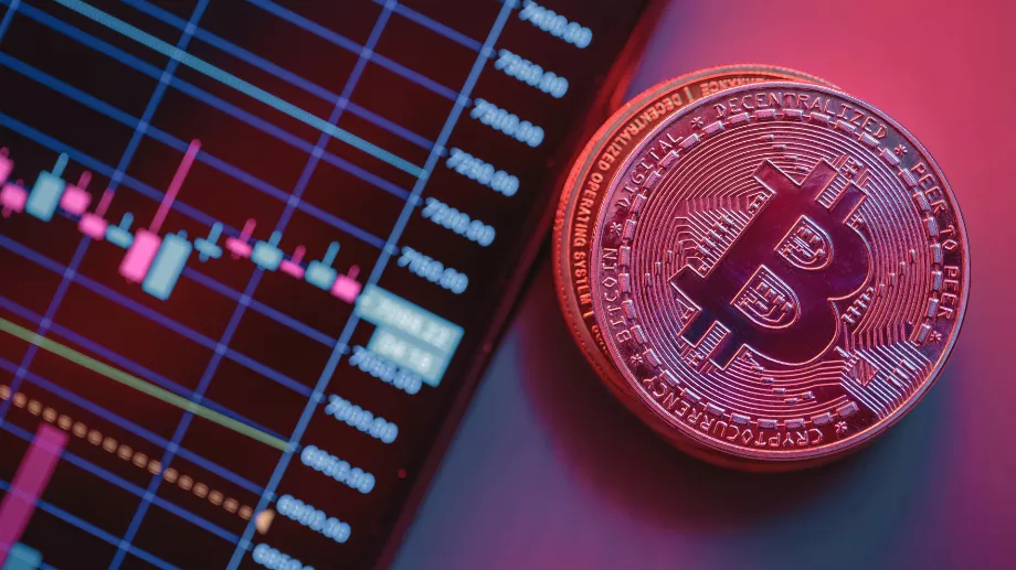 La montée en popularité et en valeur des cryptomonnaies a alimenté une vague de tentatives de fraude et d’escroqueries liées au secteur. (Reuters/Benoit Tessier)