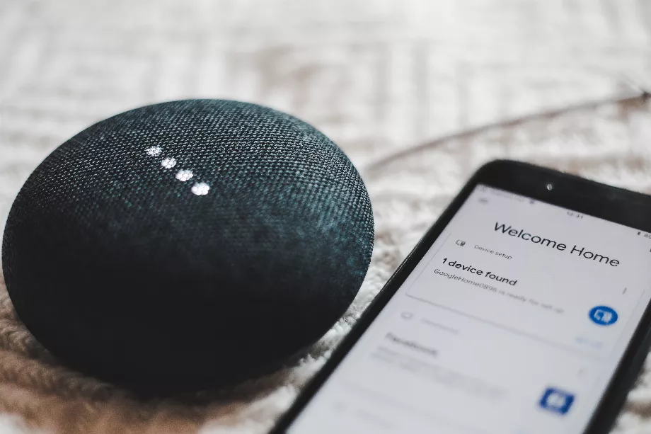 Avoir des fonctions de maison intelligente peut faire la différence lorsque vous partez en vacances (Photo : Unsplash)