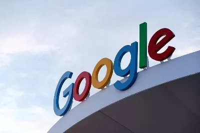 À quoi sert la fonction « À propos de cette page » et quels autres outils Google propose pour lutter contre la désinformation