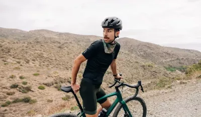 Quel est le casque de vélo qui promet d’être un « climatiseur » sur votre tête ?
