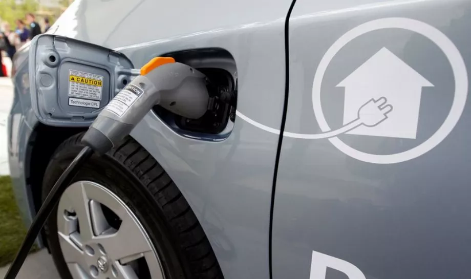 Les voitures hybrides fondent dans une moindre mesure leur fonctionnement sur l’énergie et le carburant. (Photo : REUTERS)