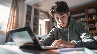 La meilleure astuce pour bien nettoyer l’écran de votre ordinateur sans l’abîmer