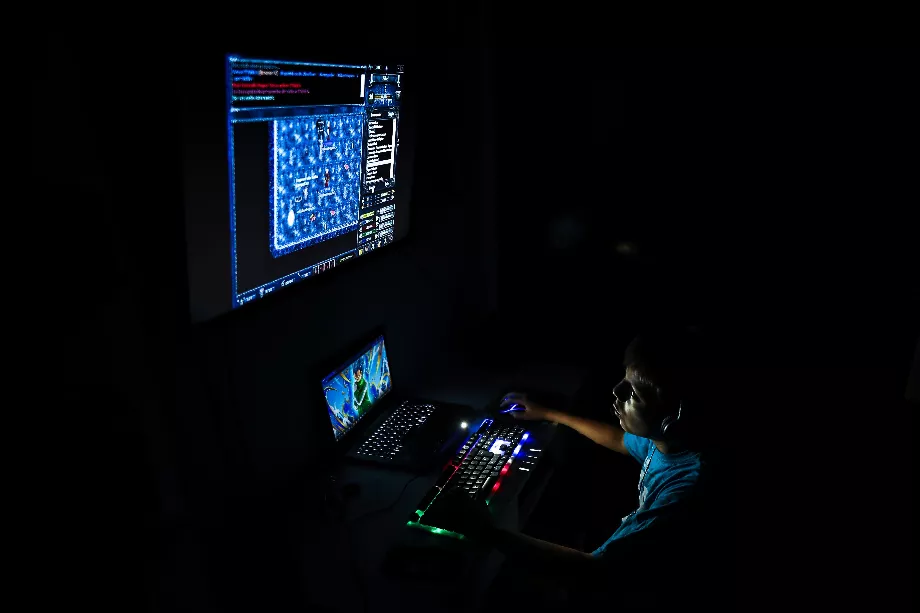 L’industrie du jeu vidéo et de l’esport représente non seulement un domaine de divertissement, mais aussi un domaine d’opportunités d’emploi diversifiées et en expansion. (EFE/Juan Ignacio Roncoroni)