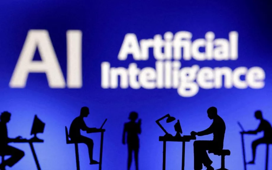 Le Forum économique mondial prévoit des changements significatifs dans l’emploi grâce à l’IA. (Reuters/Dado Ruvic)