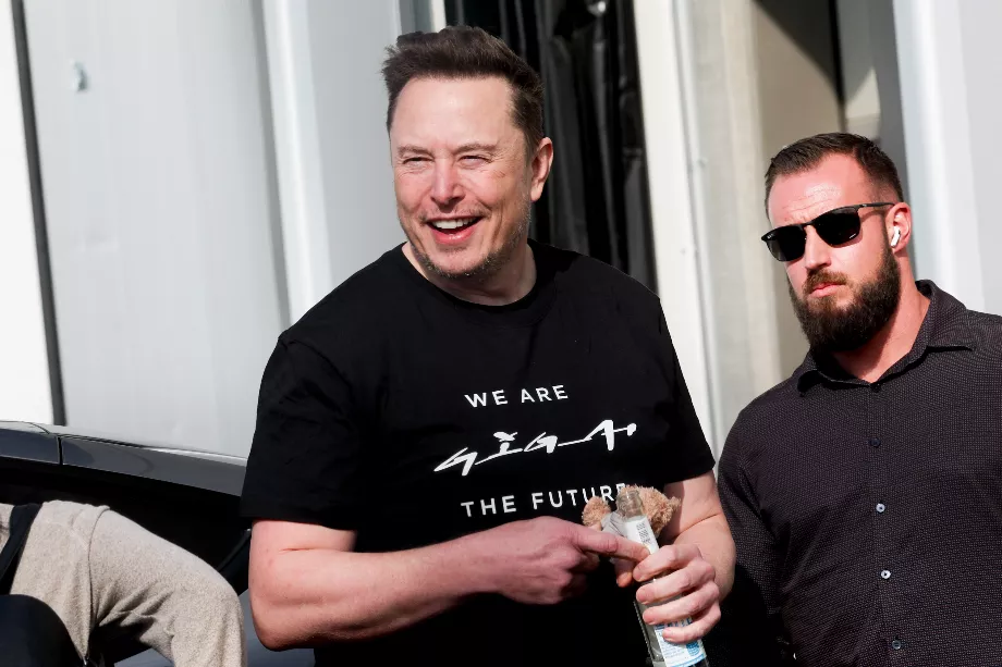 Les pratiques de Musk soulignent une approche holistique du management, où les loisirs deviennent un outil stratégique. (EFE/Filip ILIP SINGER)