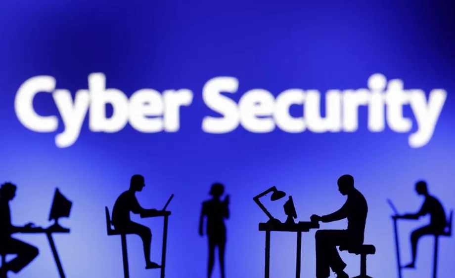 Même si les méthodes utilisées par les cybercriminels pour diffuser des logiciels malveillants sont variées et en constante évolution, l’adoption de mesures de cybersécurité proactives peut protéger efficacement les données et les appareils. (Reuters/Dado Ruvic)