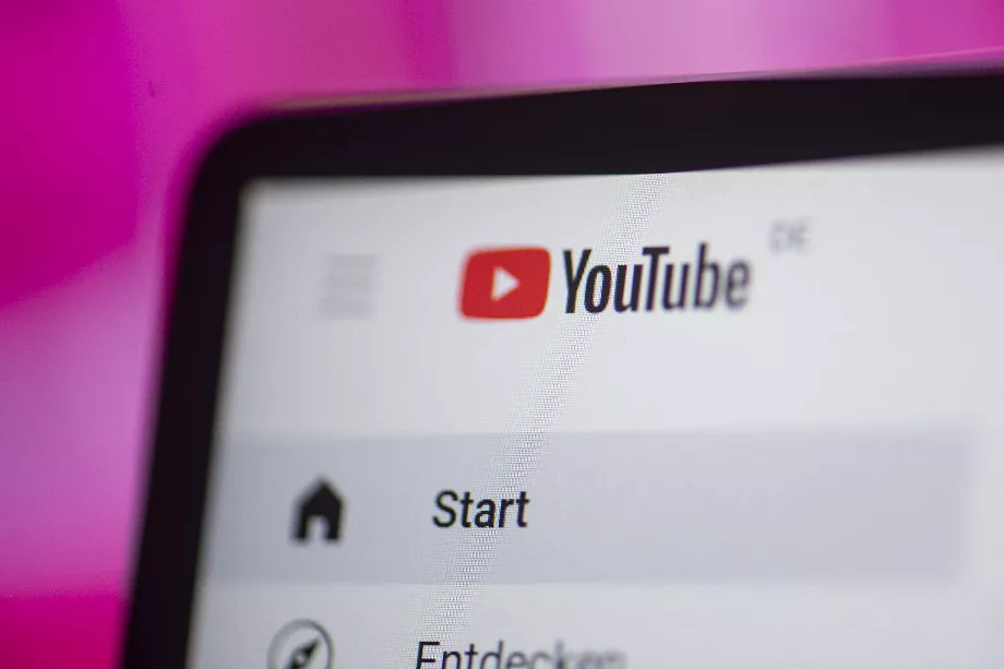 YouTube change le style du début de sa plateforme pour augmenter son nombre de vues. PHOTO : Fabian Sommer/Dpa