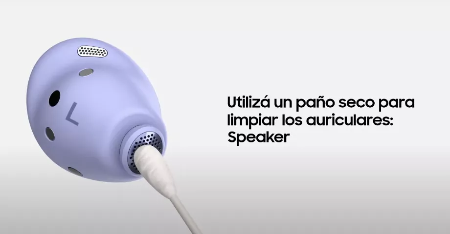 Samsung recommande d'utiliser des cotons-tiges sur le maillage sonore. (YouTube : Samsung Argentine)
