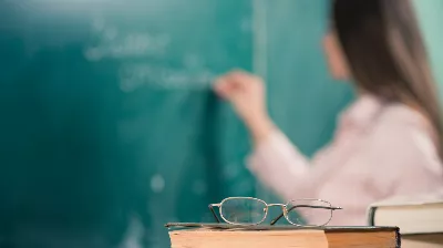 Une enseignante a tenté de répondre avec humour à un commentaire de ses élèves mais personne n’a ri : « Je me sentais très vieille ».