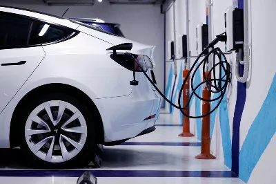 Existe-t-il des incitations pour l’utilisation des voitures électriques ?