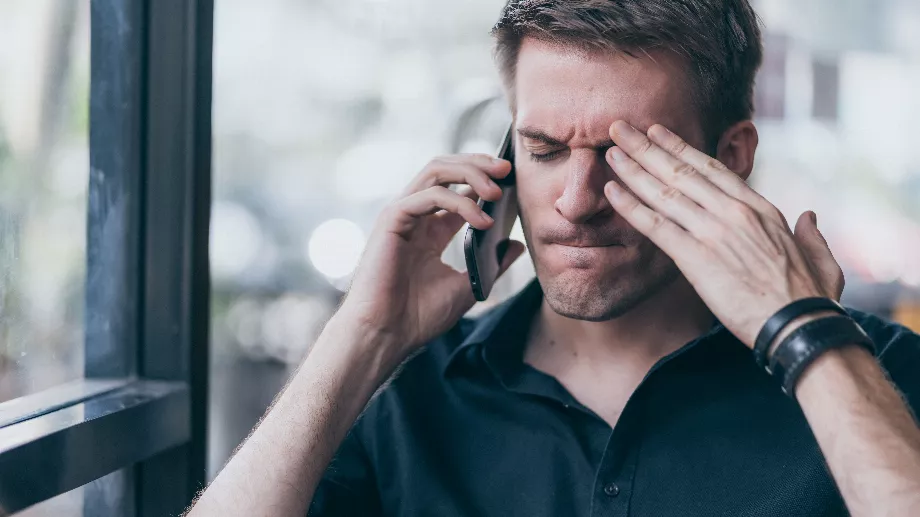 De nombreuses personnes ont l’habitude de répondre à un appel avec une signature. (Photo : Shutterstock)