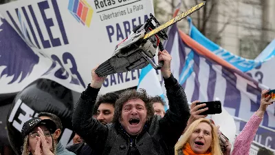 Marketing à connotation économique : la campagne d'une entreprise qui offre des mixeurs à ceux qui achètent des tronçonneuses est devenue virale