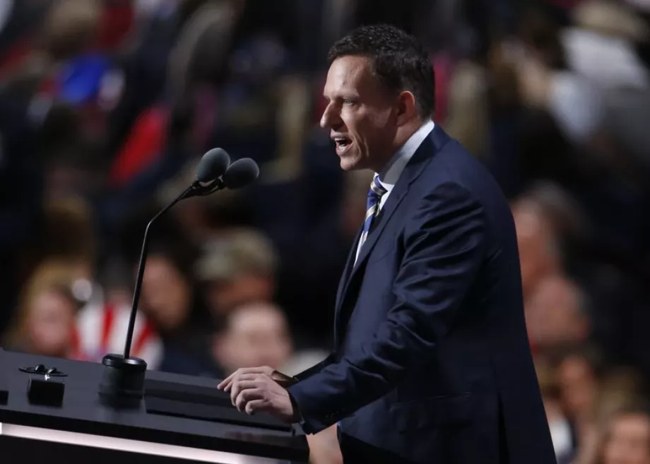 Peter Thiel, co-fondateur de PayPal, avec Elon Musk. REUTERS/Carlo Allegri