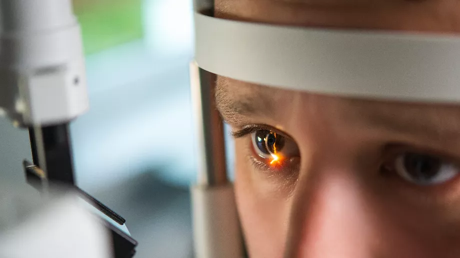 Si vous avez des problèmes de vision, il est important de consulter un médecin spécialiste. (Photo : Shutterstock)