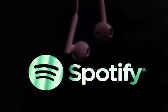 Spotify aura un DJ doté d'une intelligence artificielle pour recommander des chansons comme le fait la radio