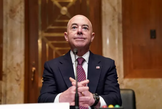 Les États-Unis ont formé un conseil sur l'IA avec des leaders technologiques pour renforcer les infrastructures critiques