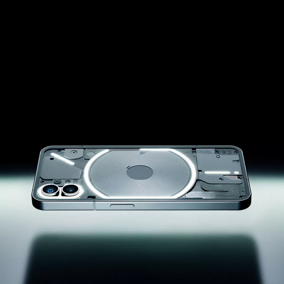Ce téléphone est complètement transparent. Photo : Rien/dpa