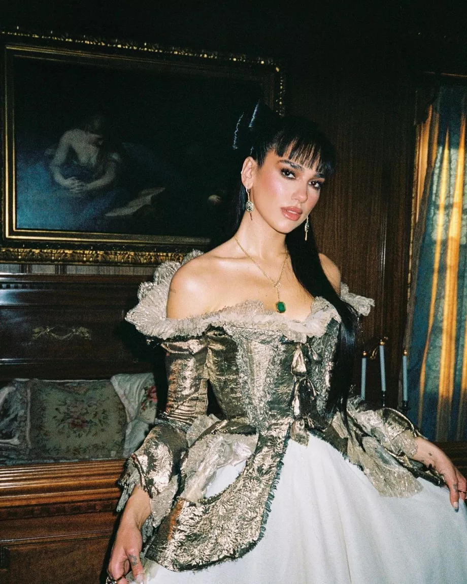 Grâce à l'intelligence artificielle, ils ont créé de faux contenus d'artistes lors du Met Gala. Ce sont tous des deepfakes. (X)