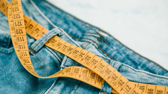 Ils se sont trompés de taille en lui envoyant un vêtement qu'elle avait acheté et la solution qu'ils lui ont proposée l'a indignée.