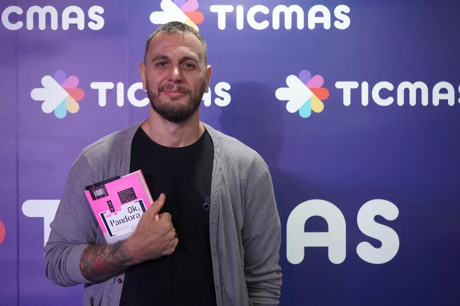 Pablo González, codirecteur d'El Gato y la Caja, a parlé avec Ticmas de l'intelligence artificielle, des perturbations et de la philosophie derrière la technologie. (Agustin Brashich/Ticmas)