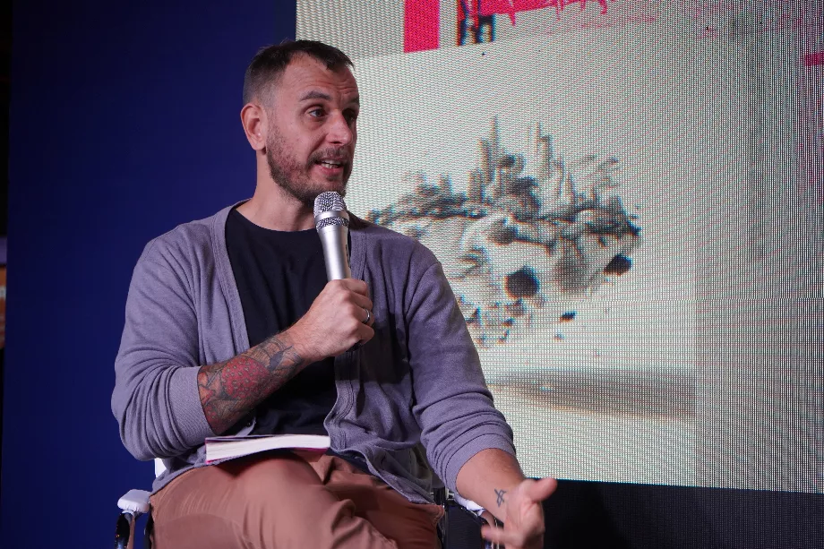 Pablo González a déclaré à Ticmas qu'à l'heure de l'IA, une réalité plus créative et cognitive est en train de se tisser, et pas seulement sur la façon dont nous consommons l'information.