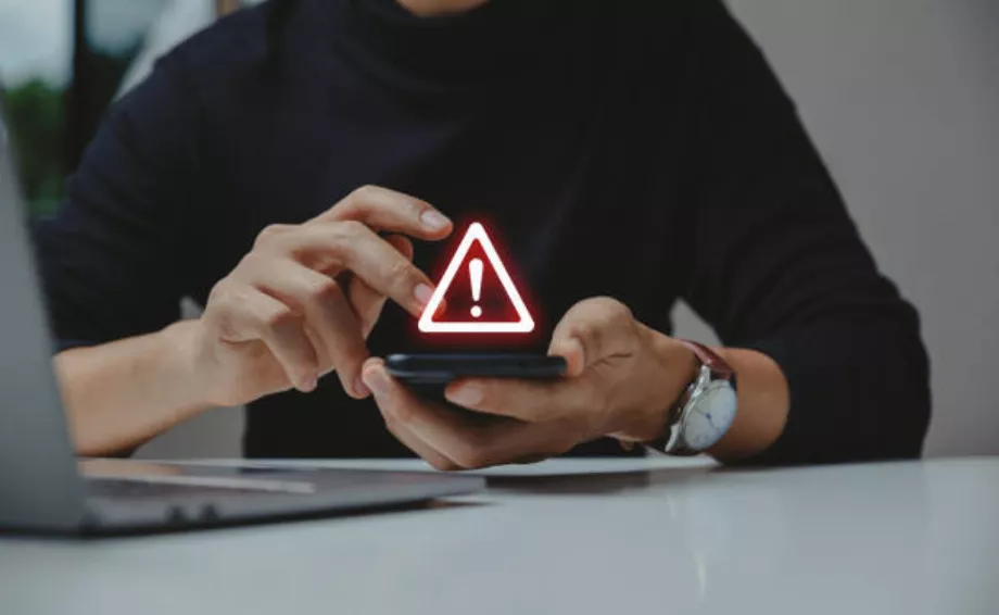 Les profils contenant des informations frauduleuses sont d’autres modes de fonctionnement utilisés par les criminels. (Photo : Getty Images)
