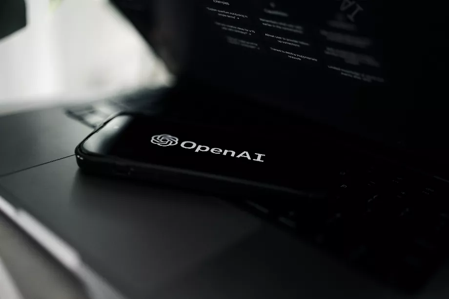 La recherche a analysé l'intelligence artificielle d'OpenAI pour mesurer son pouvoir de persuasion. (Photo : Unsplash)