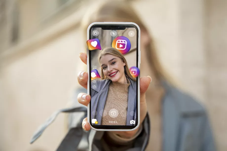 La question du traitement des photos postées par des mineurs n’est pas encore résolue. (Photo : Freepik)