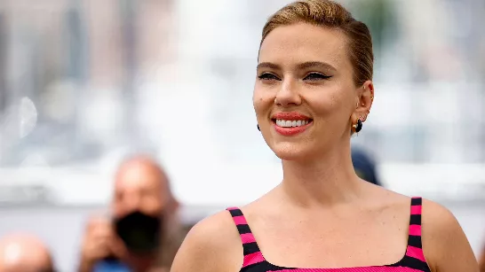 Scarlett Johansson affirme qu'elle a été obligée d'engager un conseiller juridique pour traiter avec Sam Altman et OpenAI