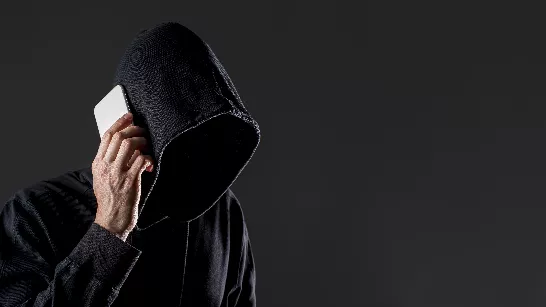 Protégez-vous des escroqueries téléphoniques qui utilisent les voix clonées de vos amis et de votre famille