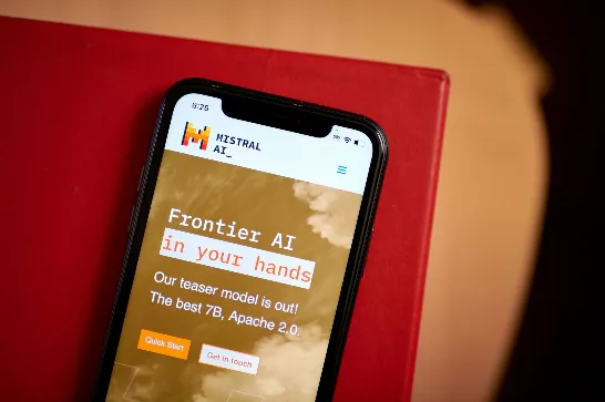 Mistral AI, la star française, vise le marché américain
