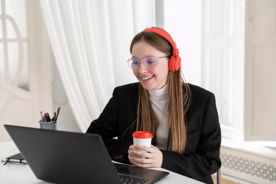 Les étudiants peuvent réorganiser leur temps et voir comment ils souhaitent revoir leurs cours. (Photo : Freepik)