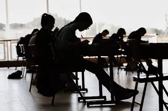 Les fausses images de nus créées avec l'IA sont devenues le pire cauchemar des adolescents aux États-Unis