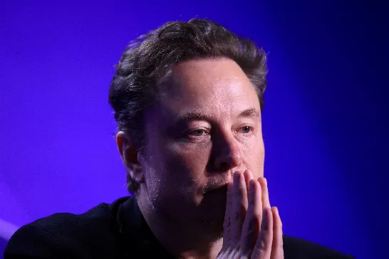Pourquoi Elon Musk considère les appareils Apple comme dangereux dans ses entreprises