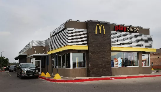 McDonald's a décidé d'arrêter une initiative avec l'intelligence artificielle aux États-Unis