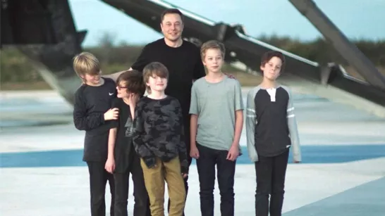 Elon Musk, à nouveau père : pourquoi il croit que l'intelligence humaine évolue en ayant des enfants