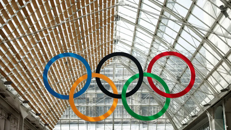 Le téléphone de Paris 2024 aura un design doré et les couleurs des anneaux olympiques. (Benoit Tessier, REUTERS)