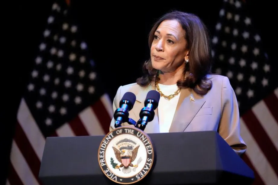 Elon Musk est critiqué pour une vidéo réalisée avec de l'IA dans laquelle Kamala Harris parle de sa candidature. (REUTERS)