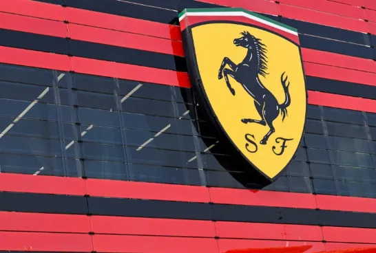 Ferrari a échappé à une grande cyberattaque planifiée avec une IA sur WhatsApp, grâce à cette simple question.