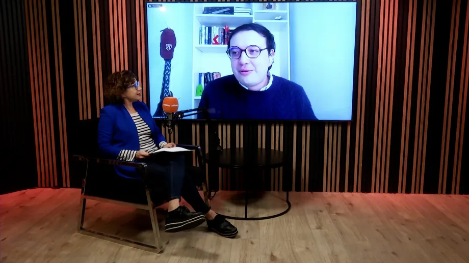 Armando Guio Español avec Julia Pomares dans l'épisode 6 de Fantômes dans les algorithmes.