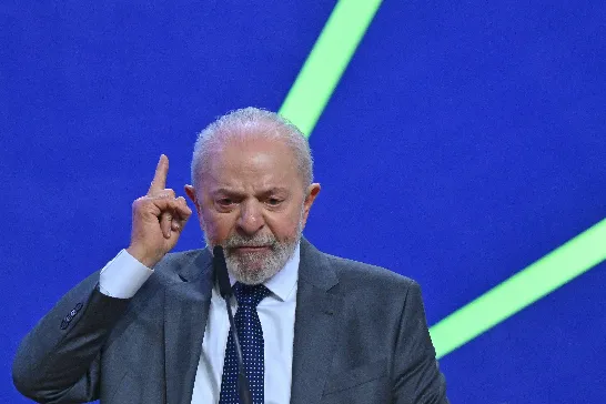 Lula s'engage à développer une intelligence artificielle "purement brésilienne".