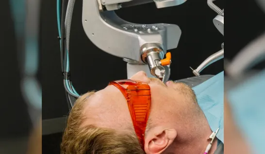 "Dentistes en danger ? Un robot avec IA capable de réaliser des procédures complexes en 15 minutes fait son apparition."