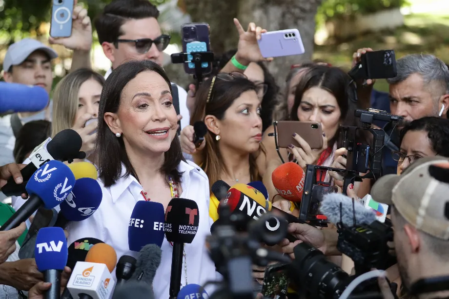 “Maintenant, nous allons récolter, c'est pourquoi nous devons rester fermes, organisés et mobilisés, avec la fierté d'avoir réalisé une victoire historique le 28 juillet” a exprimé la leader vénézuélienne María Corina Machado (EFE/ Ronald Peña R) 
