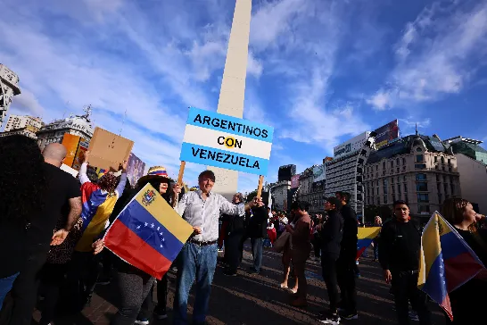 Les Vénézuéliens sont à la tête d'une mobilisation massive à l'Obélisque pour dénoncer la fraude électorale de Nicolás Maduro.