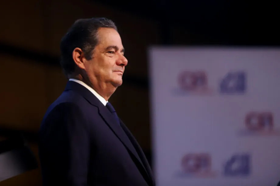 Germán Vargas Lleras a manifesté à plusieurs reprises que Gustavo Petro pourrait convoquer une assemblée constituante en 2025 à la manière de Maduro - crédit Colprensa
