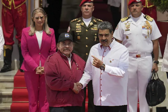 Daniel Ortega offered "Sandinista fighters" to Nicolás Maduro in the event of a "counter-revolution" in Venezuela.