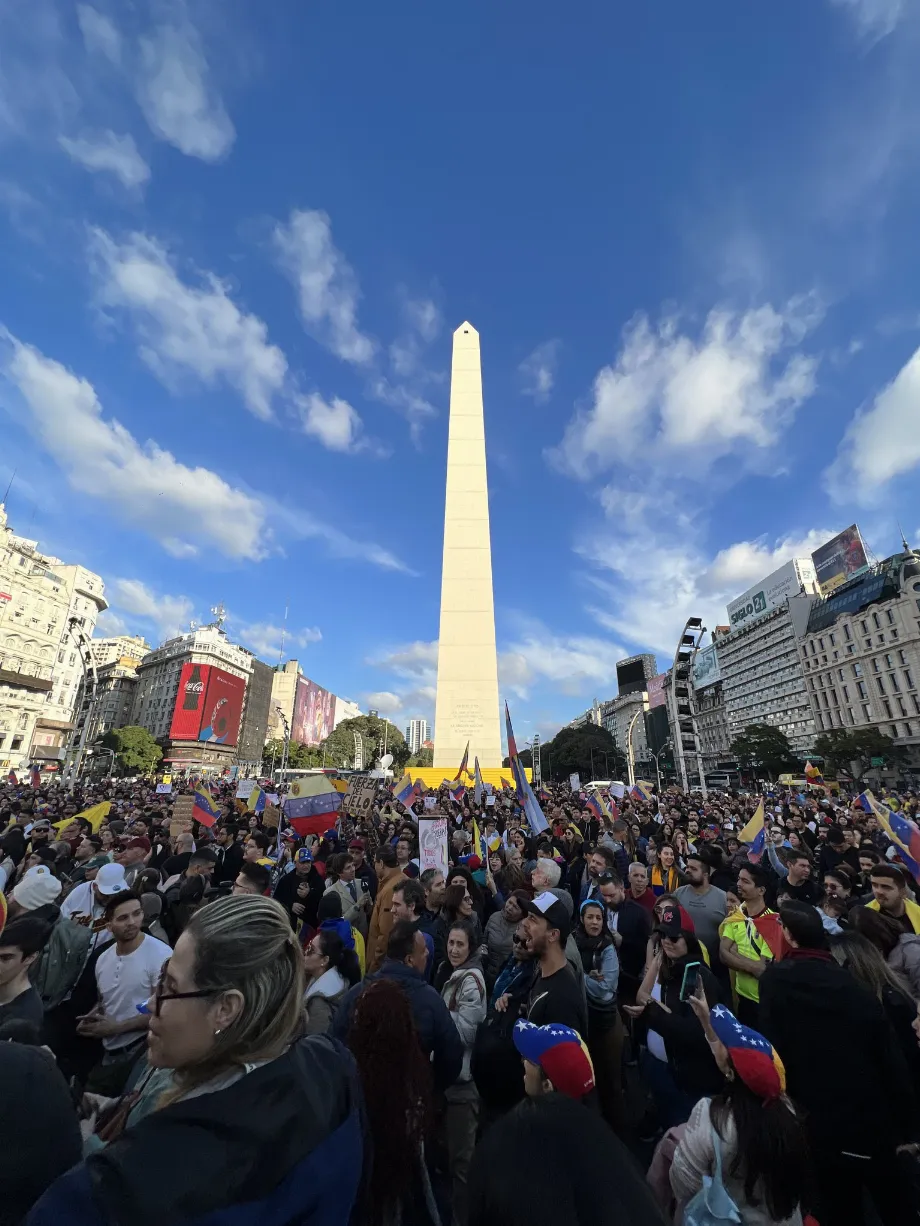 Manifestations de Vénézuéliens à Buenos Aires (Argentine) - crédit @caperex/X