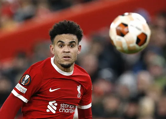 Luis Díaz ne brille pas seulement avec Liverpool : il est apparu aux côtés de Google lors de son entraînement.