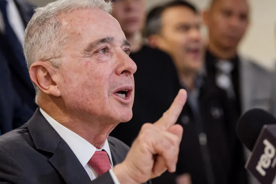 Álvaro Uribe a remis en question le Congrès de la République et le Gouvernement national - crédit Mariano Vimos/Colprensa
