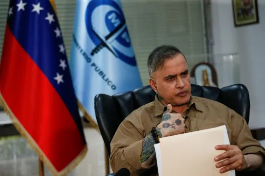 Fraude au Venezuela : la Fiscalía du chavisme a ouvert une enquête contre Edmundo González Urrutia et María Corina Machado.